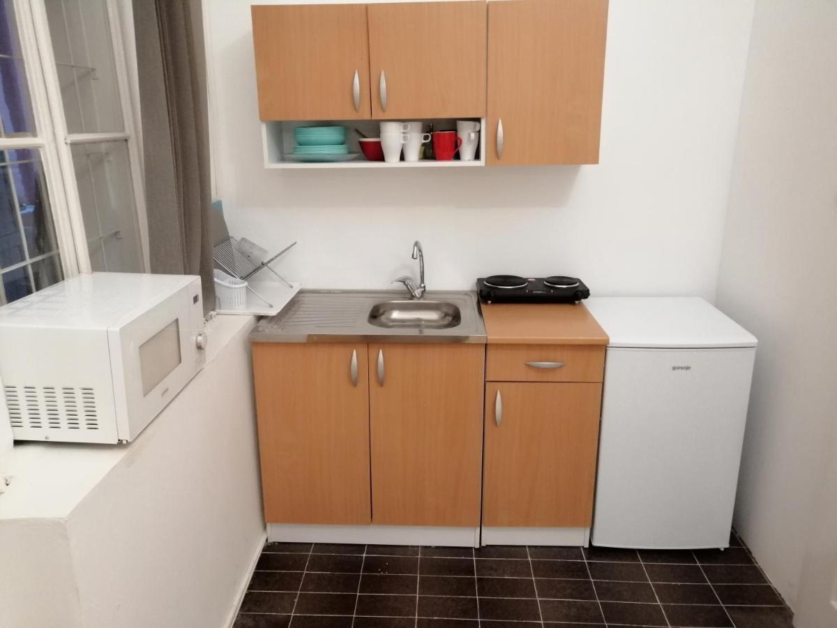 Filinhome Zmaj Jovina Suite Novi Sad Exteriör bild