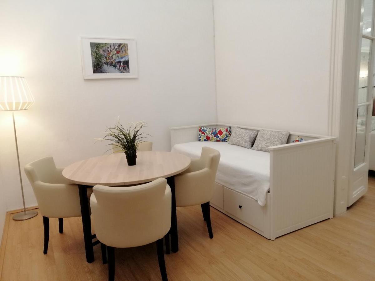 Filinhome Zmaj Jovina Suite Novi Sad Exteriör bild