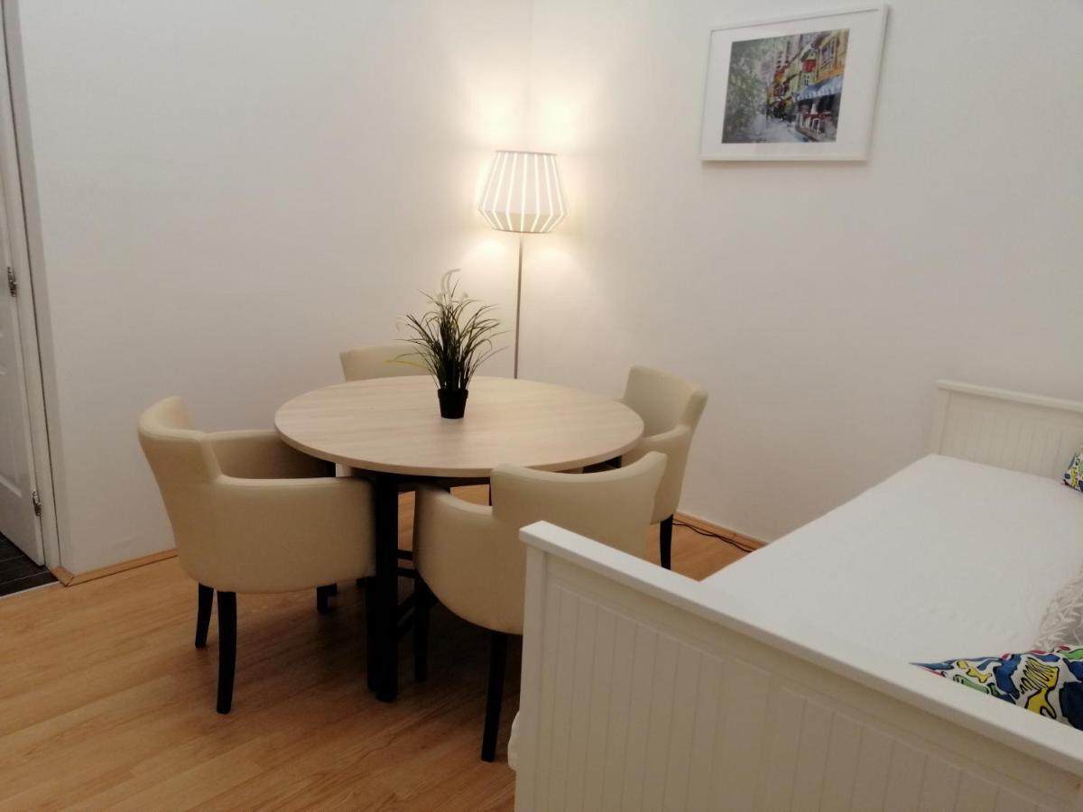 Filinhome Zmaj Jovina Suite Novi Sad Exteriör bild