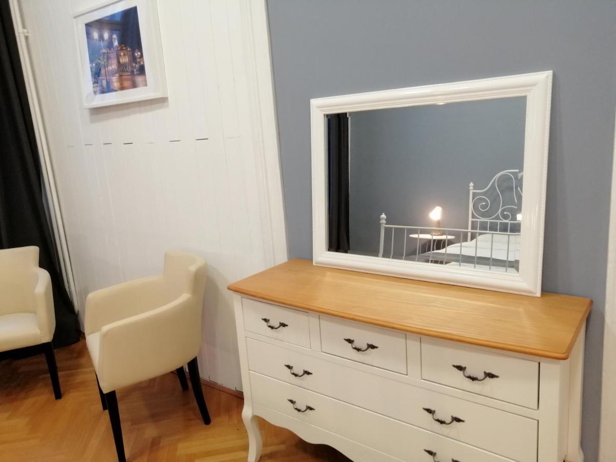 Filinhome Zmaj Jovina Suite Novi Sad Exteriör bild