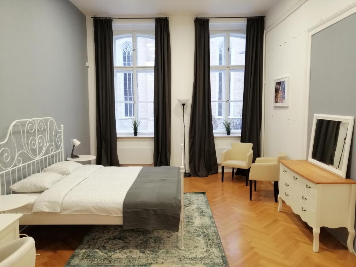 Filinhome Zmaj Jovina Suite Novi Sad Exteriör bild